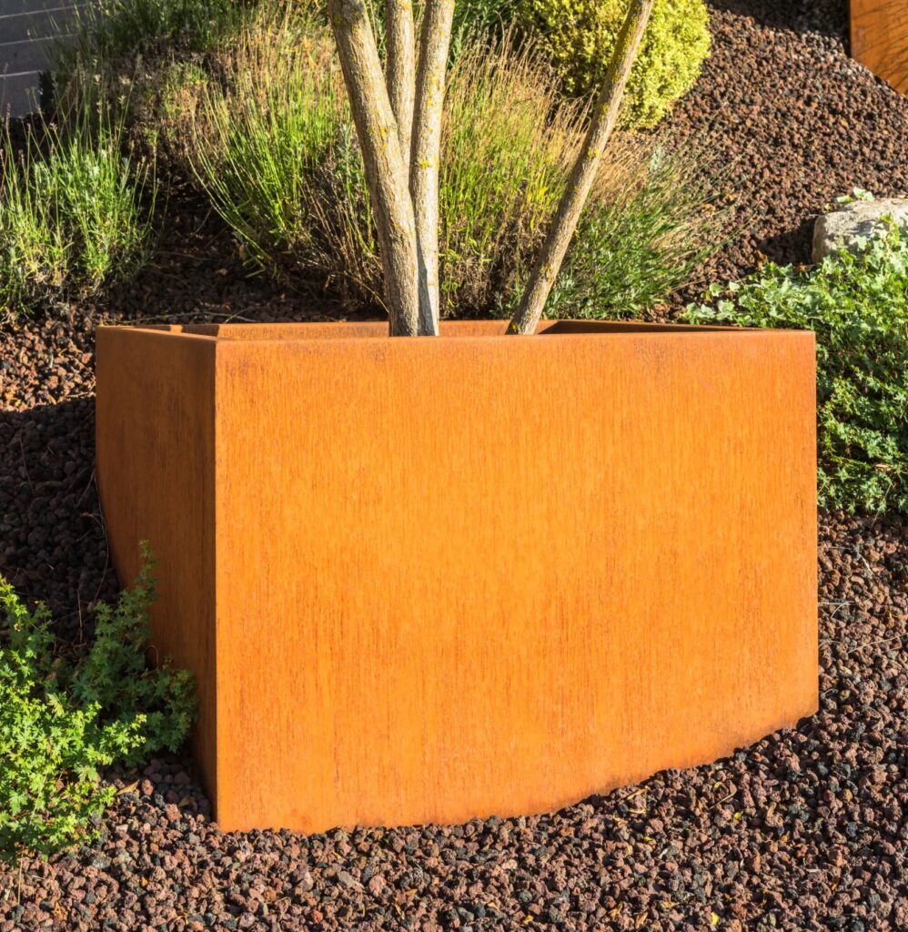 Cortenstalen maatwerk | Cortenstalen plantenbak | Cortenstaal in de tuin | Cortenstaal Vlaeminck